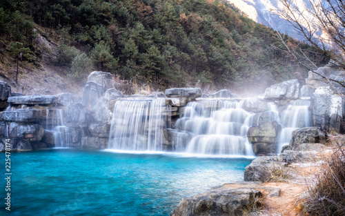 White Water River (Blue Moon Valley) actually is an extremely blue river meandering through a lush valley of Jade Dragon Snow Mountain, is clean, pure and sacred for the local Naxi people.