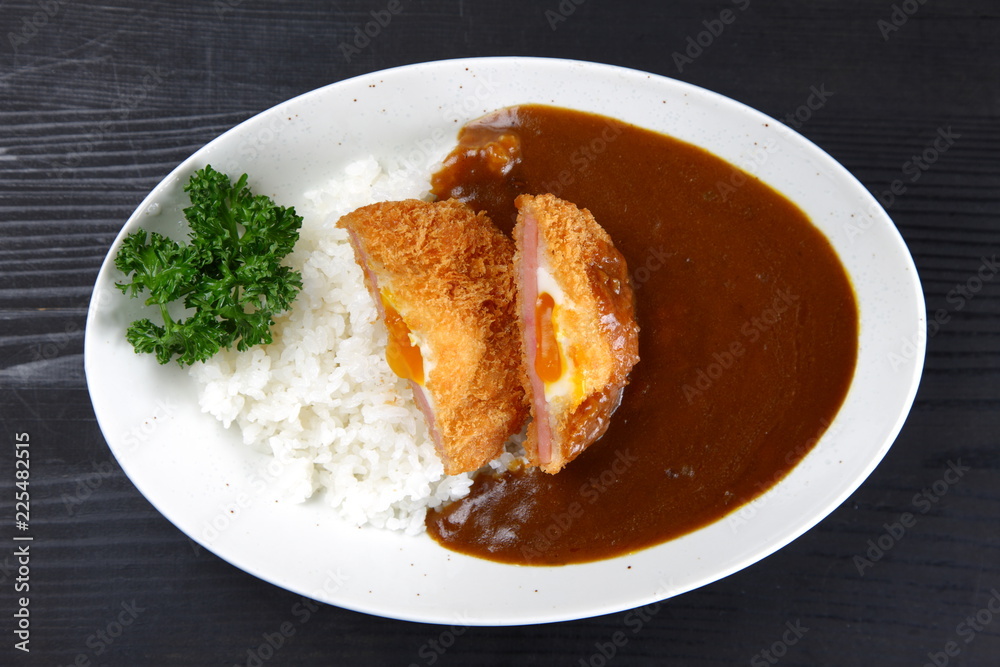 ハムエッグカレー