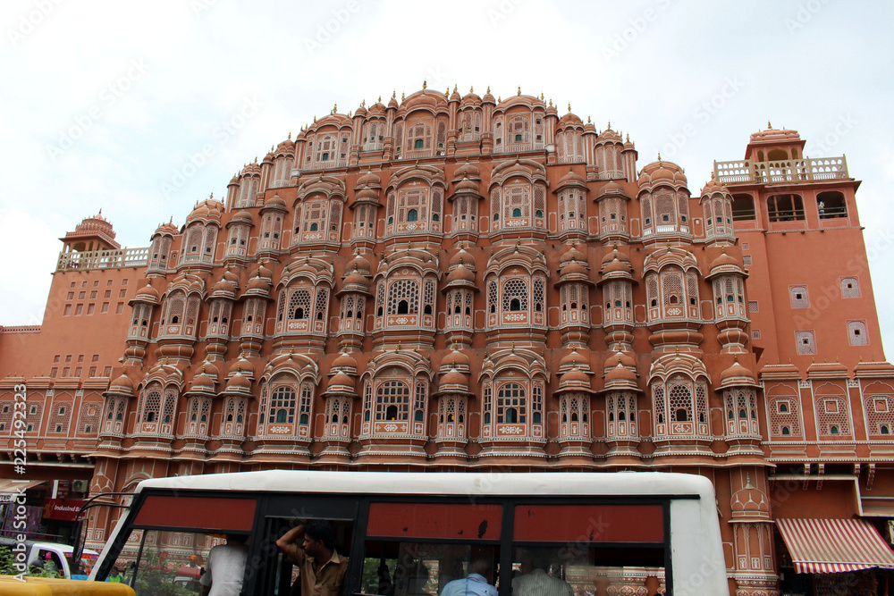 Fototapeta premium The situation in front of Hawa Mahal, crowded of people and vehicles
