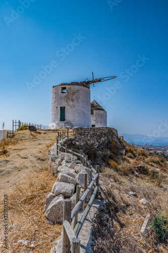 Mulini a vento tradizionali nel villaggio di Vivlos, isola di Naxos GR	 photo