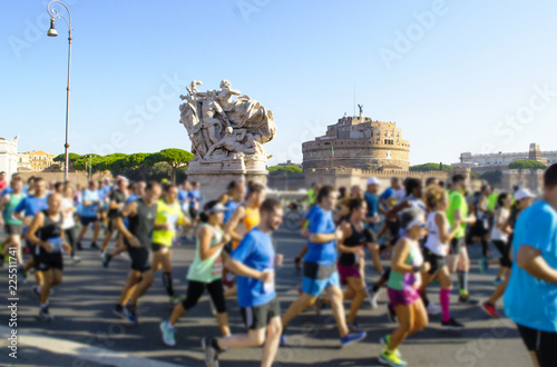 maratona a Roma, passando per Castel Sant'Angelo e i monumenti photo