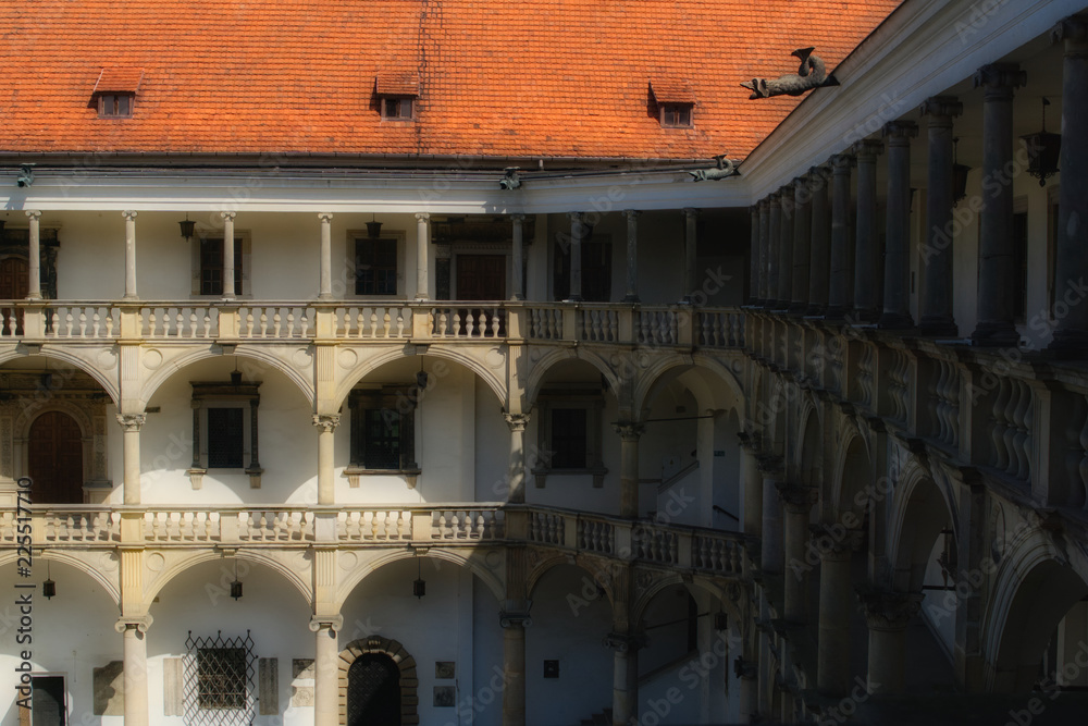 Renesansowe budowle na Śląsku, Arkady renesansowego zamku piastowskiego w Brzegu