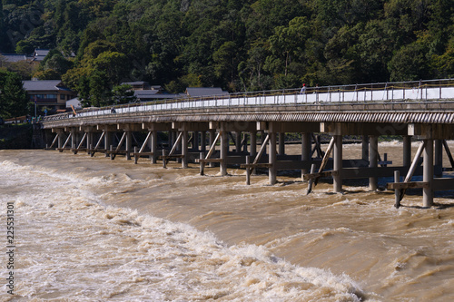 京都嵐山　渡月橋　豪雨の後