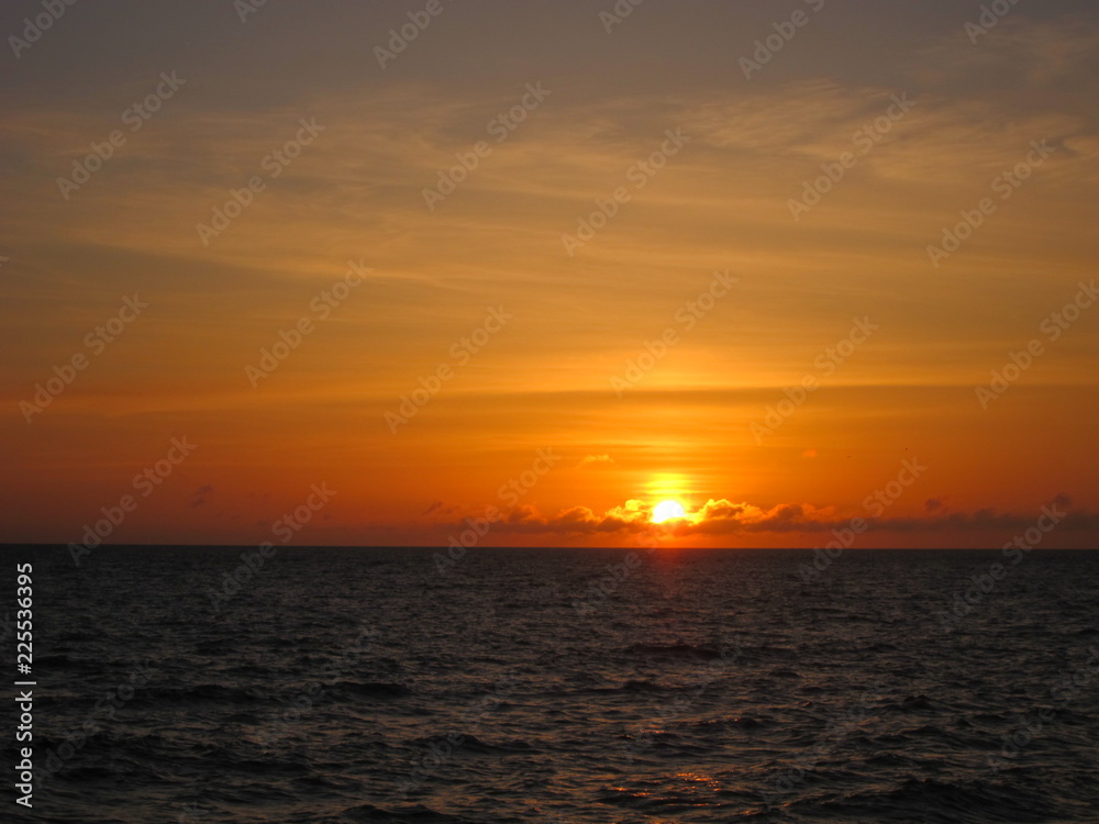 日没の海（sunset sea）沖縄 Okinawa Japan