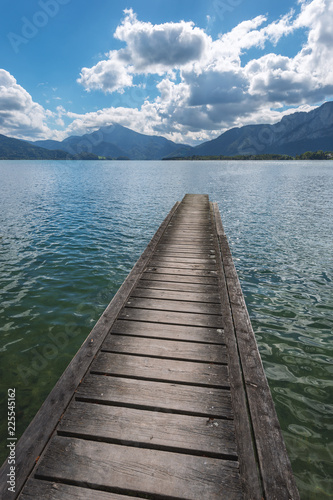 Langer Steg in am Ufer von Mondsee, Österreich © Sonja Birkelbach