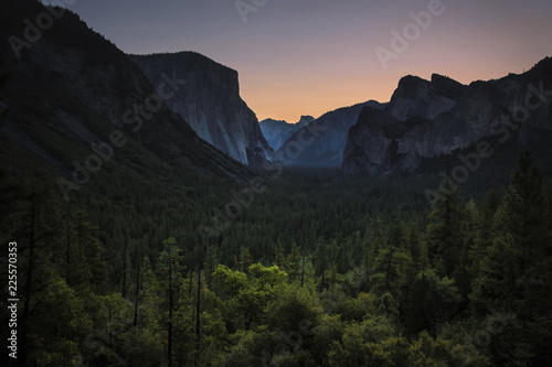 Panoramic view of the mountains at Yosemite during sunrise