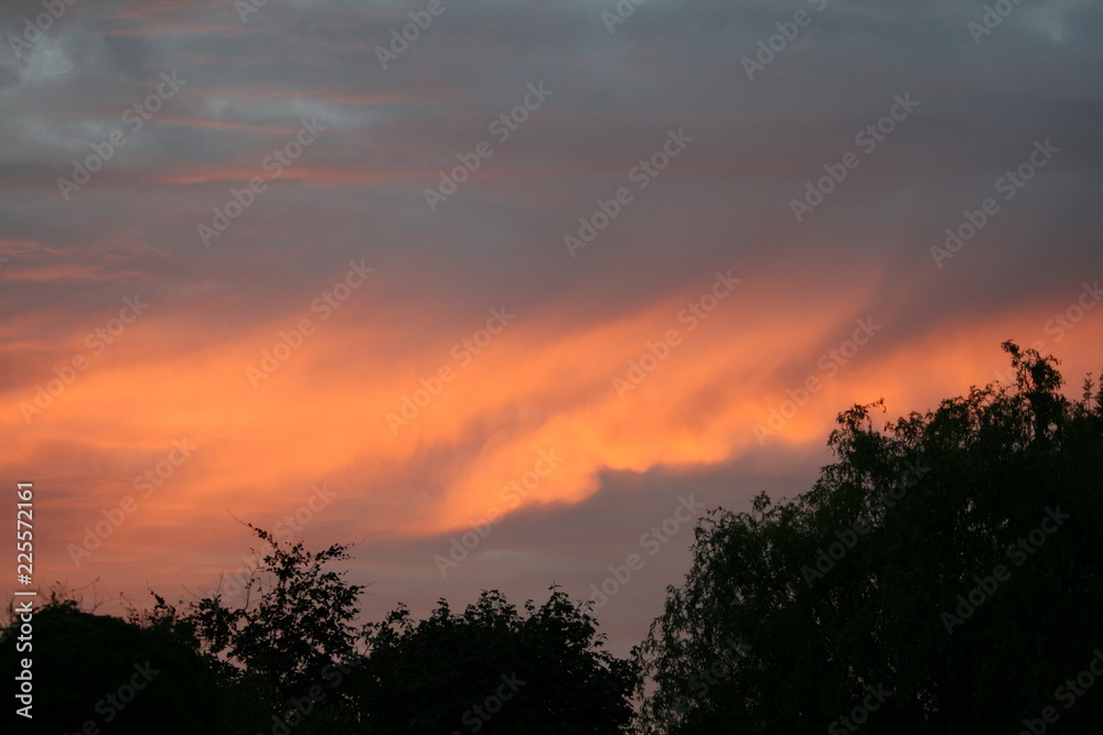 Orange Wolken bei Sonnenuntergang - Abendrot