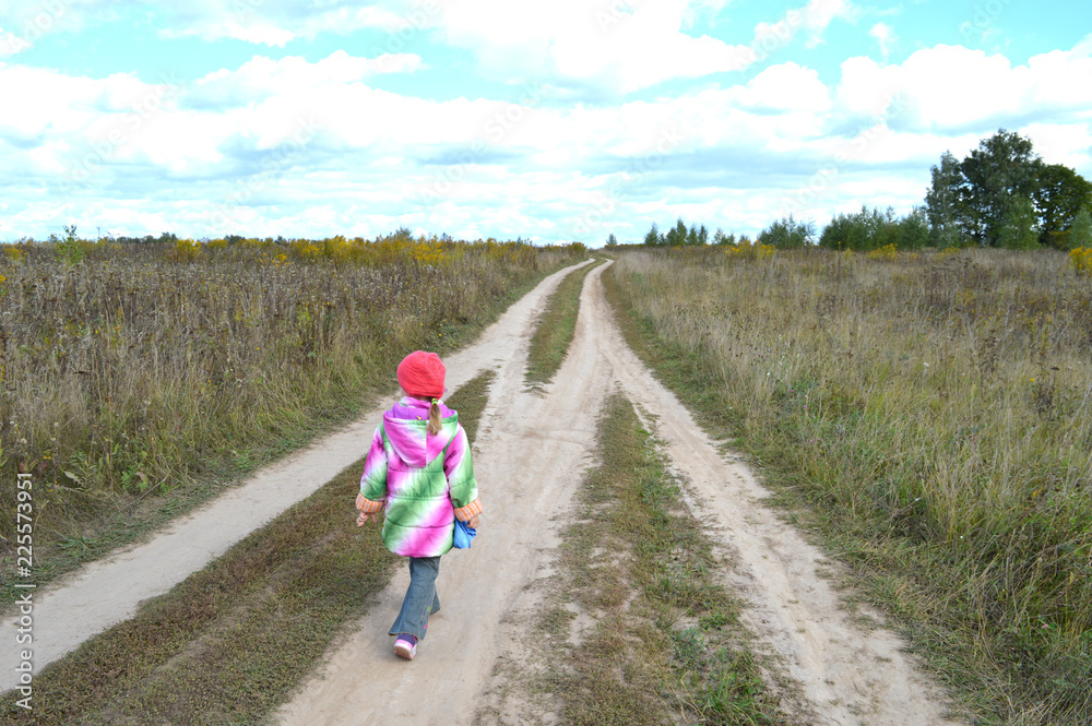 Fototapeta premium girl on the road