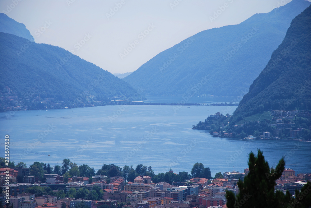 Panorama del Lago di Lugano da Porza