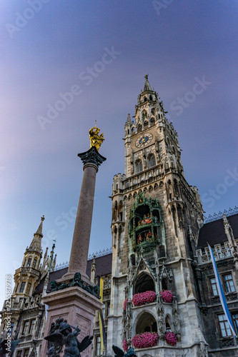 Obraz na płótnie The clock tower of the new City Hall (Rathaus) in Marienplatz is a famous building in Gothic architecture - Munich, Bavaria, Germany, Europe w salonie