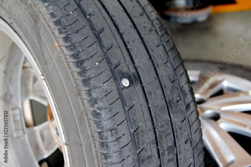 the nut on the tire.It is the cause of tire leakage.Removing the wheel to replace the tire when the problem with the tire leakage  the car can return to work.