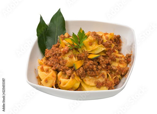 Tortelloni di zucca in tazza bianca