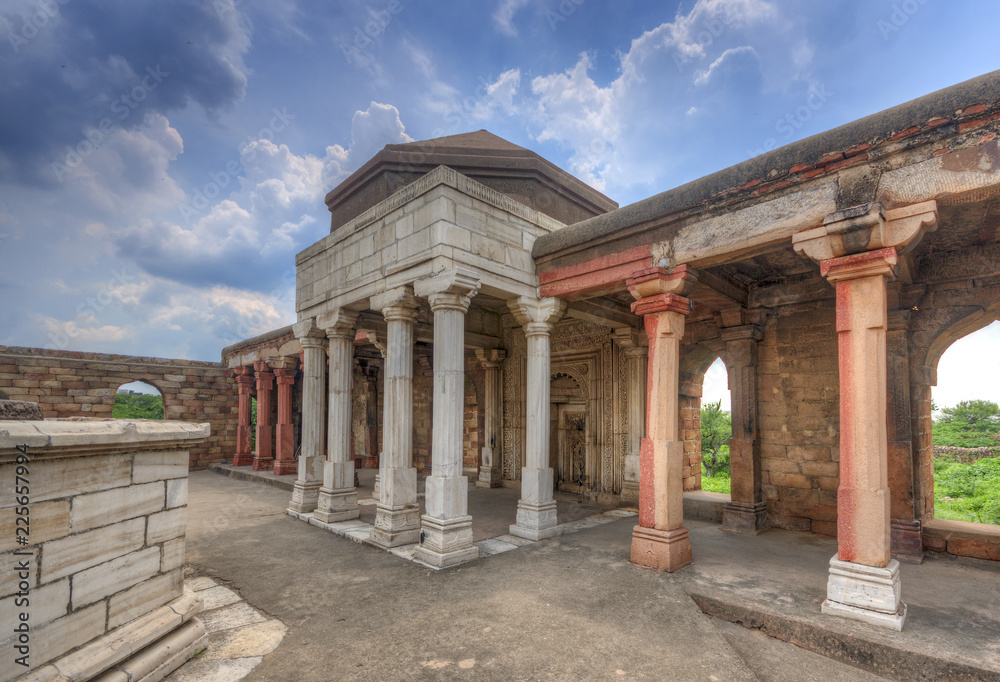 Sultan e Garhi was the first Islamic Mausoleum (tomb) built in 1231 AD for Prince Nasiru'd-Din Mahmud, eldest son of Iltumish, in the Sultan e Garhi was the first Islamic Mausoleum (tomb) built in 1231 AD for Prince Nasiru'd-Din Mahmud, eldest son of Iltumish, in the