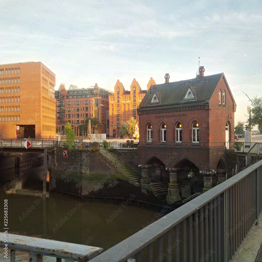 Naklejka premium Haus am Fluss