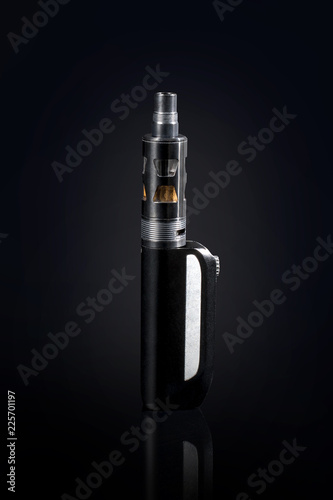 Obraz na płótnie E-Zigarette Vaporizer schwarz Metall auf schwarz