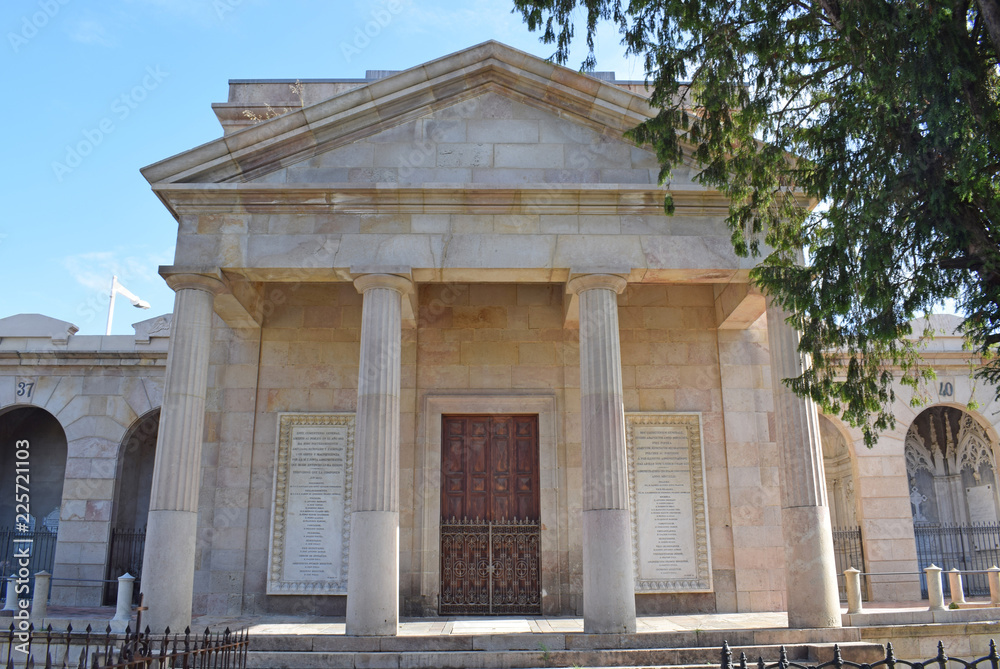 Obraz premiumCementerio de Pueblo Nuevo en Barcelona 
