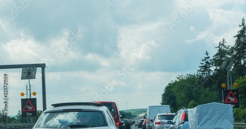 Stauwarnung Autobahn Verkehrsstau photo