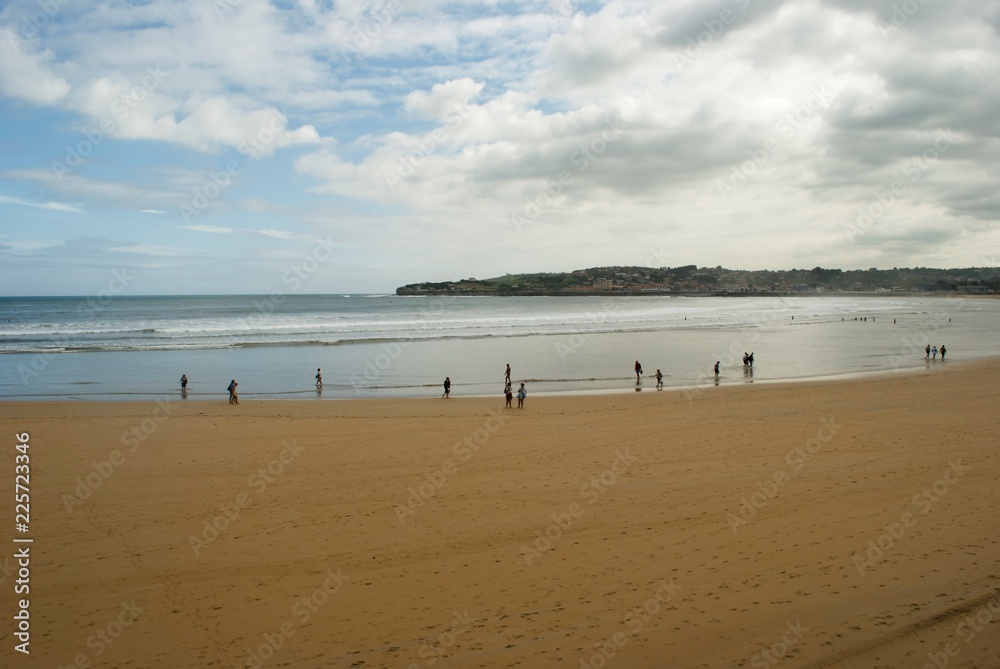 Playa de San Lorenzo en Gijón, España