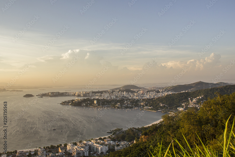 Obraz premium Sunset in city park niterói