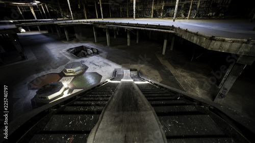 Canvastavla Abandoned Mall with Escalators