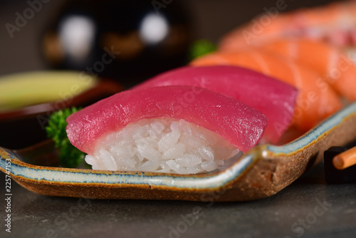 Nigiri sushi mix