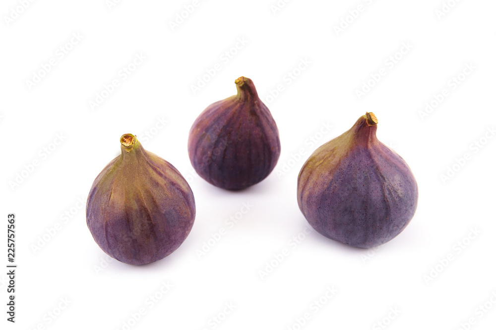 Obraz premium Fresh ripe fig isolated