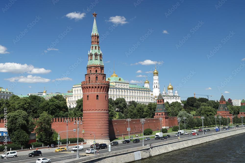 Obraz premium View of the Kremlin from the Moscow River