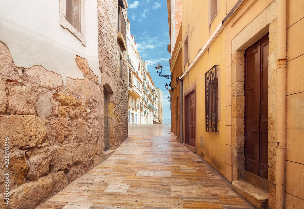 Fototapeta premium Street of the Spanish city of Tarragona on the Mediterranean coast