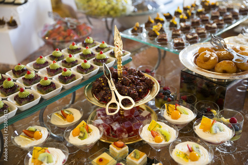 açık büfe tatlı standı,yiyecek ve içecek