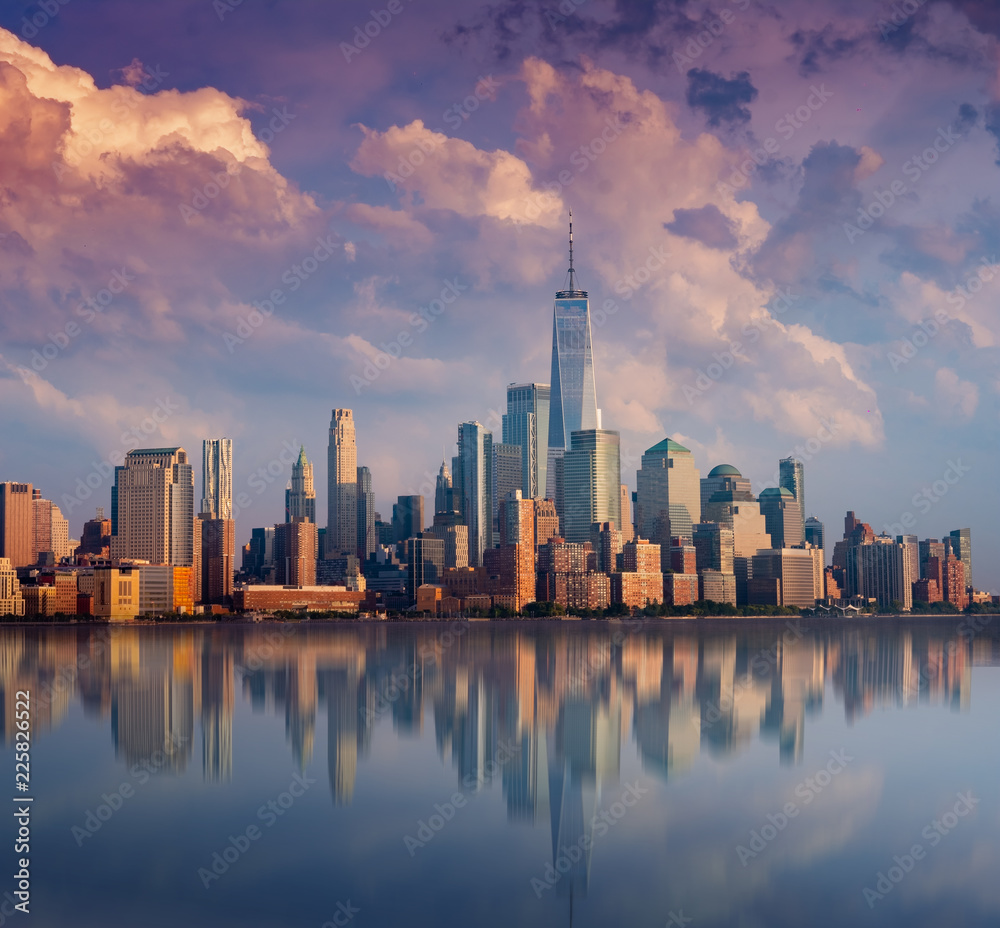 Fototapeta Miasto Nowy Jork z Manhattan linią horyzontu nad hudsonem, Miasto Nowy Jork, usa