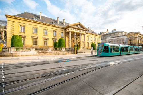 Fototapeta Naklejka Na Ścianę i Meble -  Street view in Reims city, France