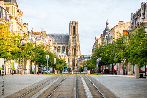 Fototapeta Naklejka Na Ścianę i Meble -  Street view with cathedral in Reims city, France