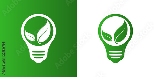 Logotipo bombilla con hojas interior en verde y blanco