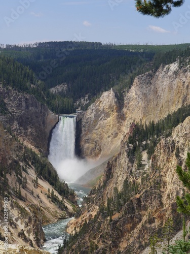 The Lower Yellowstone Falls is the biggest and most visited waterfalls at the Yellowstone National Park in Wyoming. 