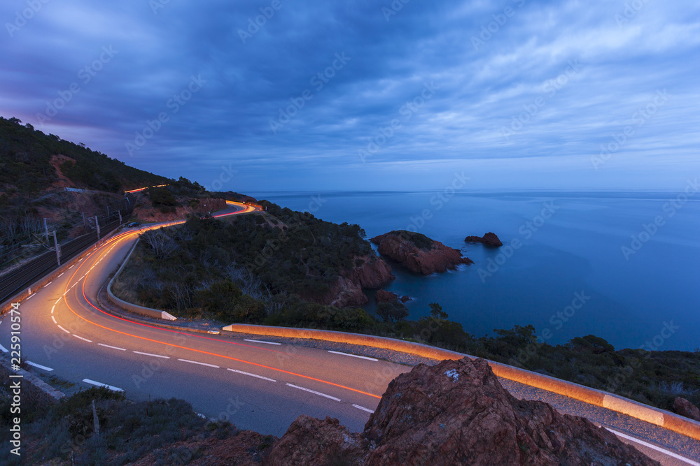 Route de bord de mer dans l'Esterel