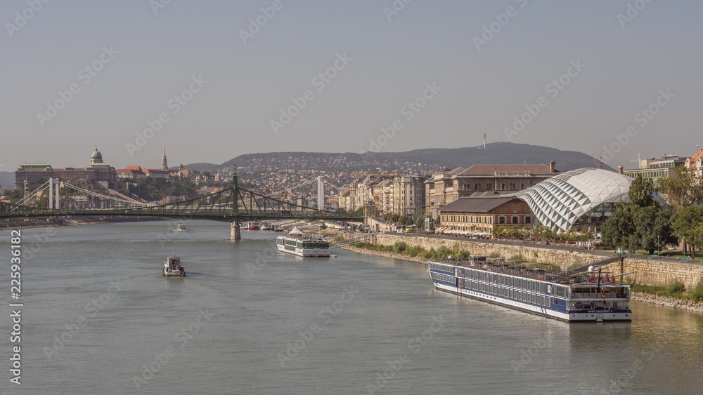 Obraz premium View of the Danube. Budapest