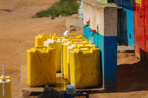Canvas-taulu Water cans in Uganda, Africa
