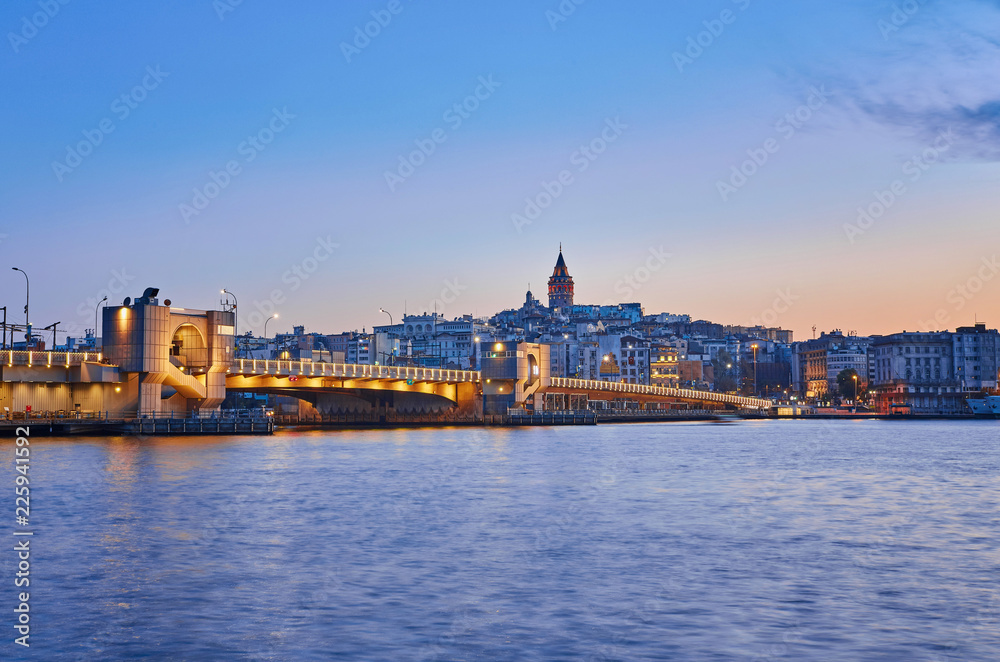 Obraz premium Galata tower and bridge at night