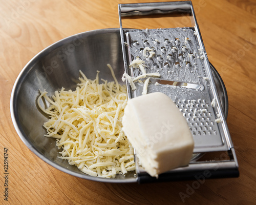Cheese-Grater-Bowl-1
