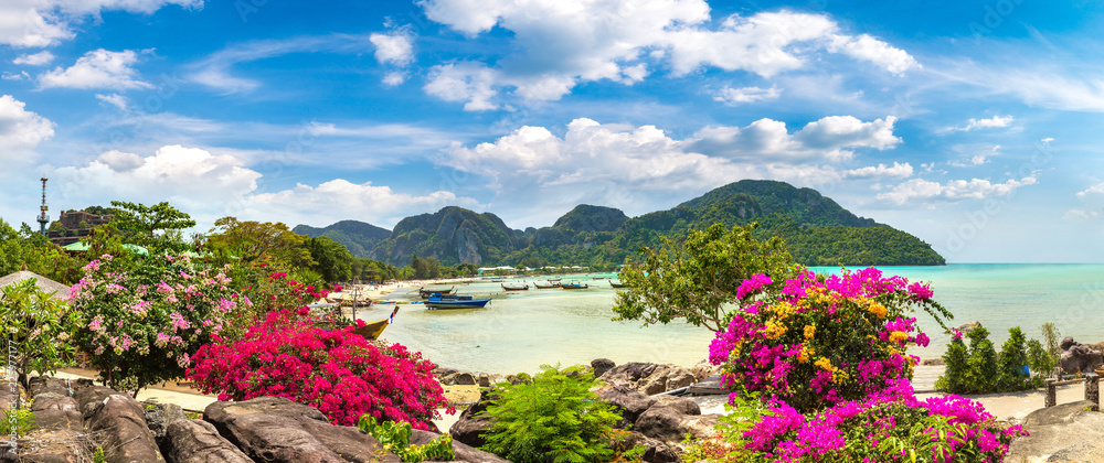 Naklejka premium Phi Phi Don island, Thailand