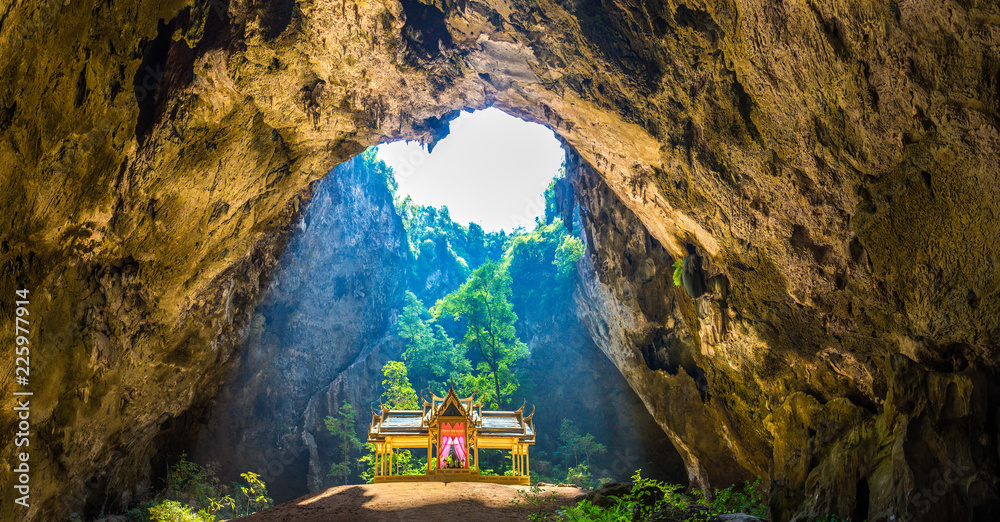 Fototapeta premium Royal pavilion in Phraya Nakorn cave