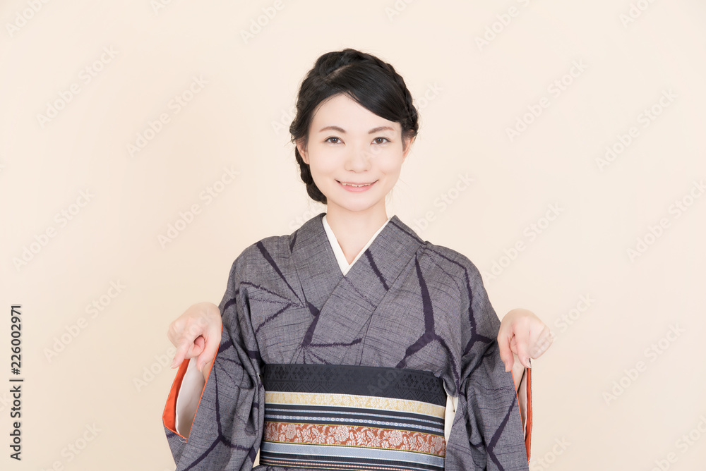 着物を着た女性