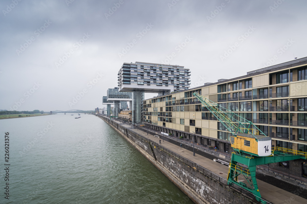 Kranhäuser am Rheinau Hafen in Köln