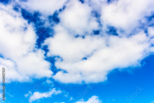 Fototapeta Naklejka Na Ścianę i Meble -  blue sky with white Cumulus clouds