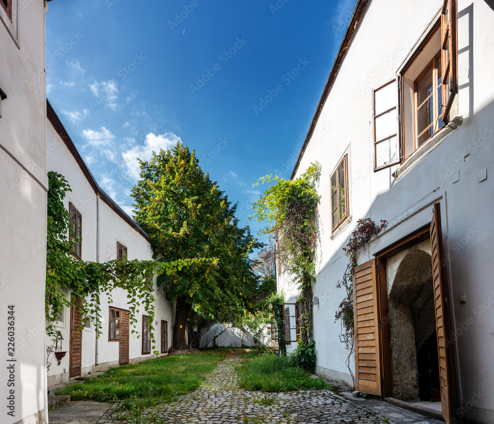 Impressionen aus Perchtoldsdorf - Historischer Innenhof Regenharthaus