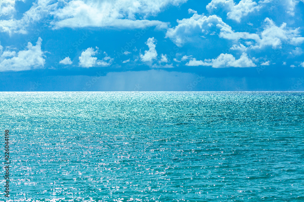 Obraz premium 夕焼け, 海, 太陽, 空, 水, 日の出, 浜, 帆船, 地平線, 自然, オレンジ, 雲, 風景, 今夜, 夜明け, 旅行, ボート, 光, クルーズ, モルジブ, モルディブ, リラックス, カップル, 家族, ツアー, 海外, 地中海, インド洋, ハワイ, 沖縄, 海南島, リゾート, 水上, ヴィラ, 高級, ホテル, 民泊, 旅館, 老舗, 料理, 和食, 洋食, フランス, イタリ