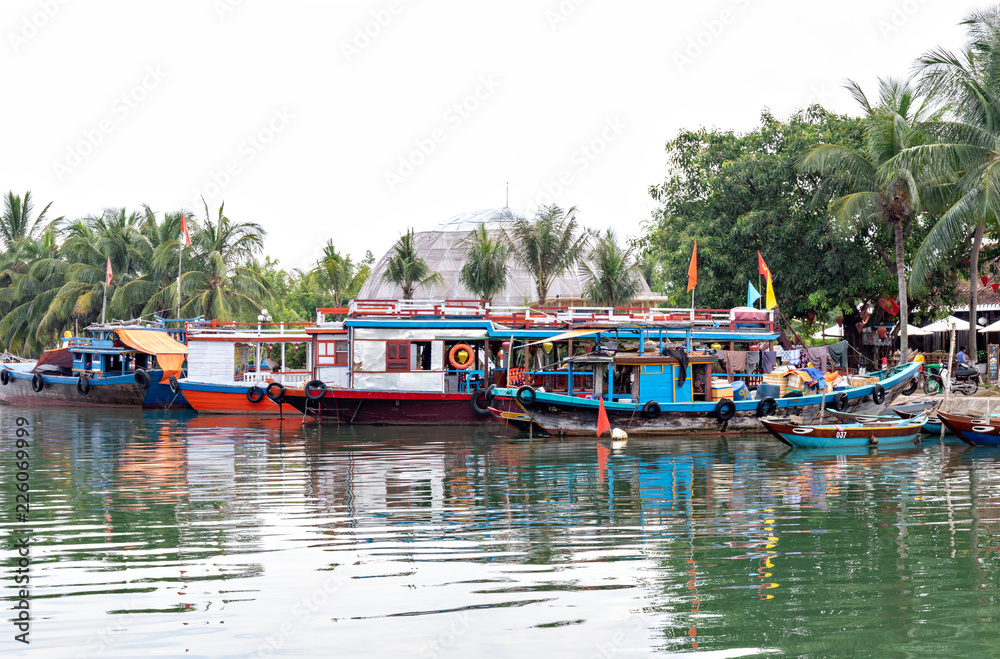 Barcos en río