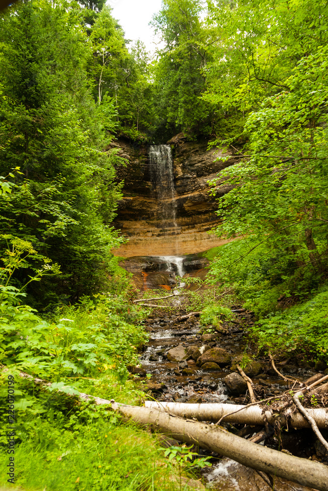 Fototapeta premium Munising Falls Waterfall