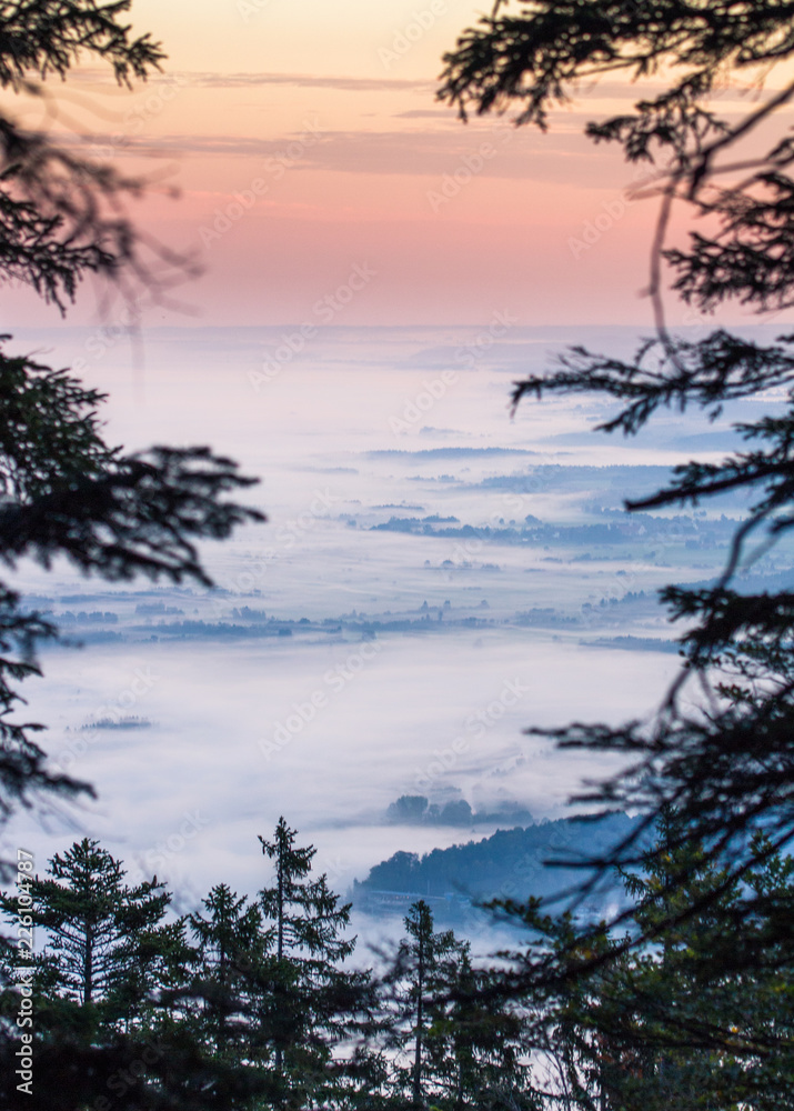 Sonnenaufgang und Nebel im Voralpenland Framing Sonnenaufgang und Nebel im Voralpenland Framing