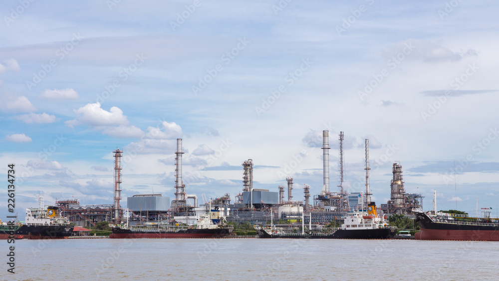Petroleum plant